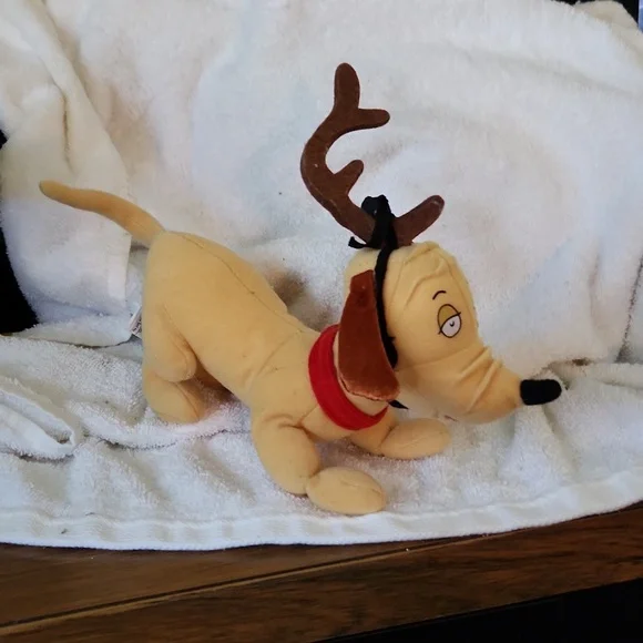 Hallmark Toys Hallmark Vintage Dr Seuss Max The Dog Plush